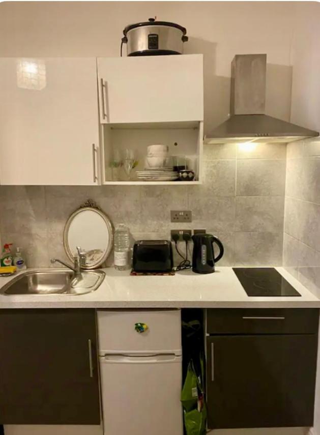 Modern Studio Apartment Sleeps 4 People Opposite Westfield Shepherds Bush Londres Exterior foto