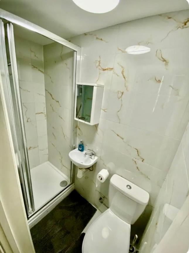 Modern Studio Apartment Sleeps 4 People Opposite Westfield Shepherds Bush Londres Exterior foto